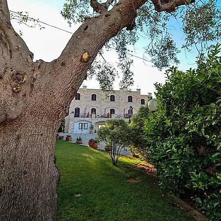 מלון Castel Miramonti 3*